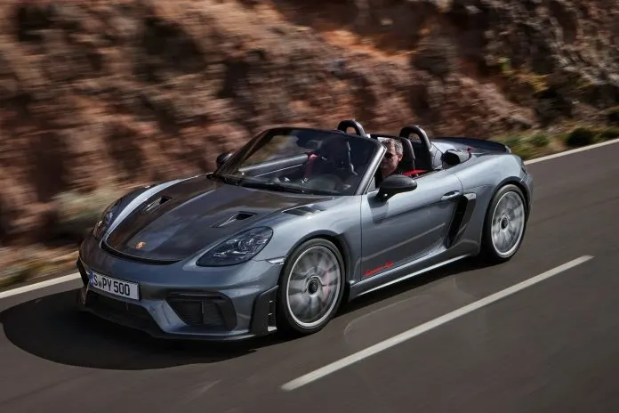Porsche 718 Boxster, torna la vettura iconica con la tecnologia della piattaforma PPE