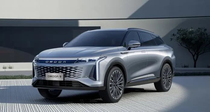 Omoda 9, l’ammiraglia dal design ricercato e aerodinamico e motore da 573 CV