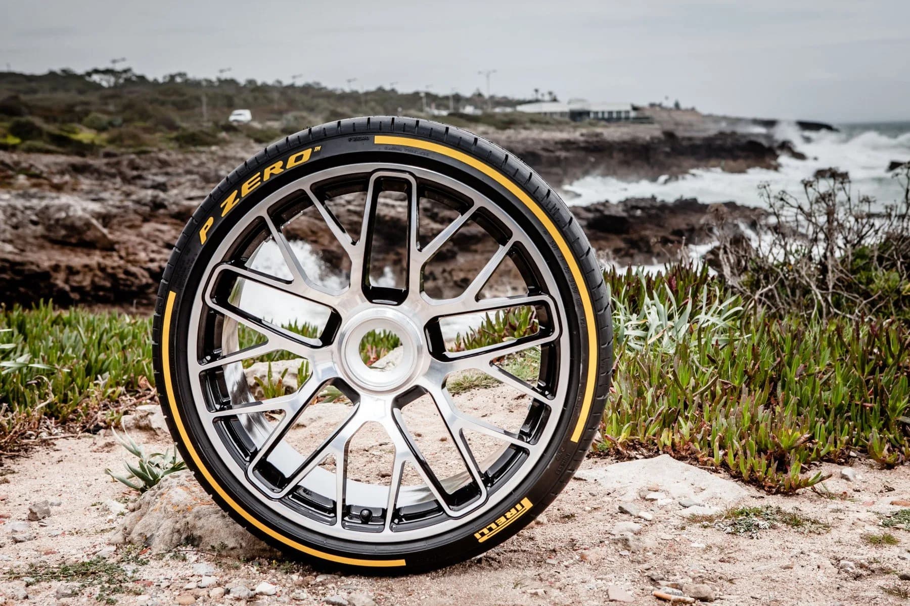 Pirelli P Zero, la quinta generazione del pneumatico sportivo sviluppato con AI