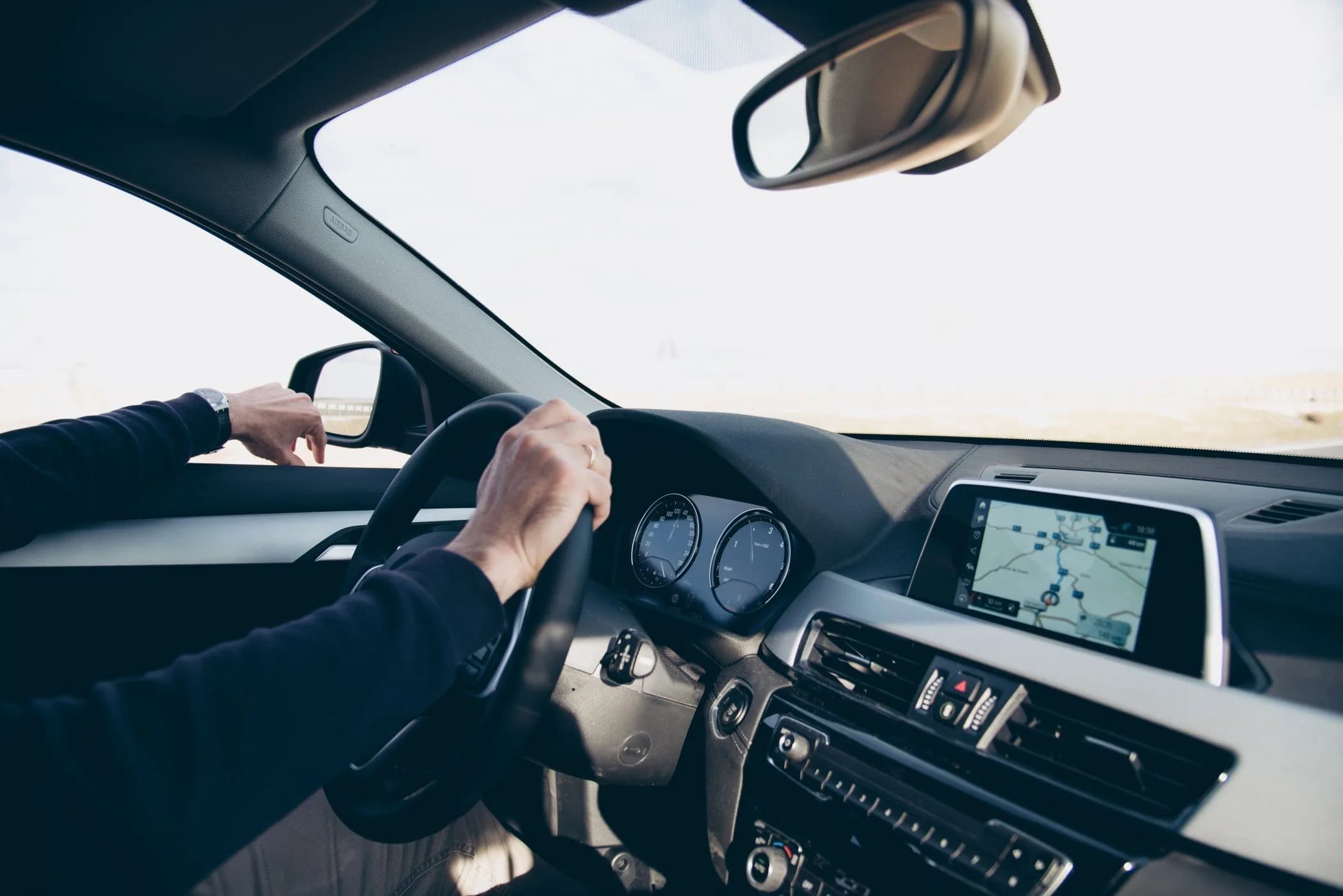 5 tecnologie che stanno rivoluzionando il mercato auto tra AR/VR, software, connettività