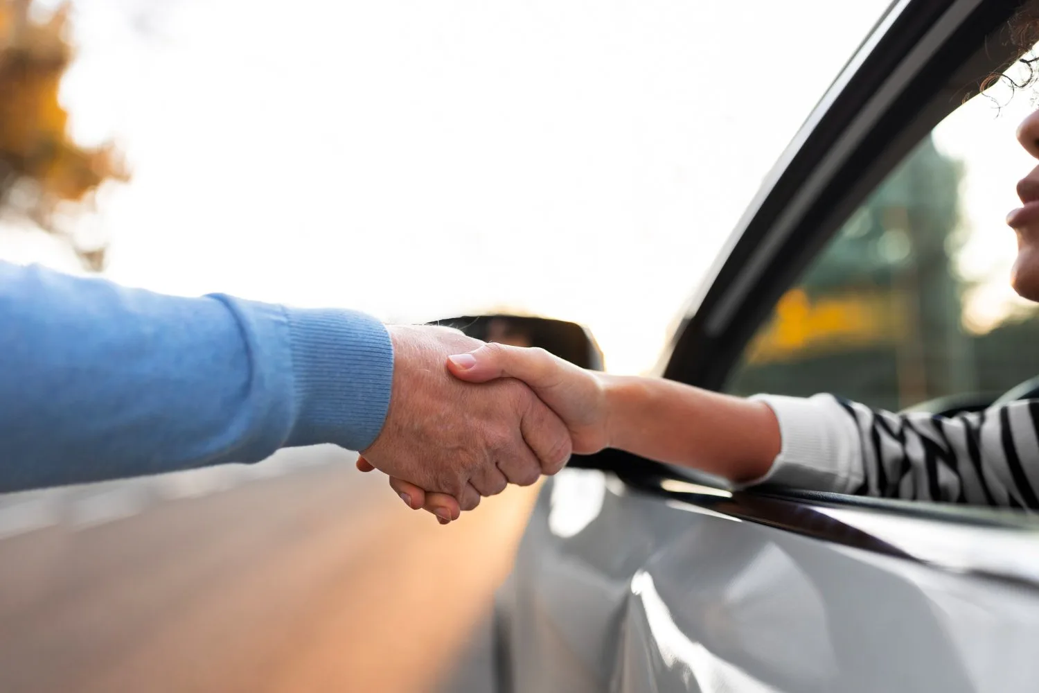 Dazi UE sulle auto elettriche cinesi 2025: modelli coinvolti, impatto prezzi e convenienza all’acquisto