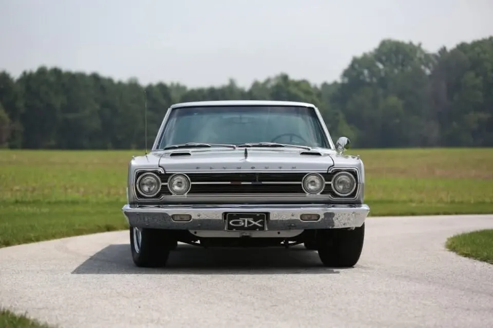 Plymouth GTX 1967: Muscoli, cromo e cuore V8