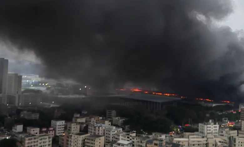 L’incendio della fabbrica BYD a Shenzhen: fiamme nel deposito, ma la produzione non si ferma