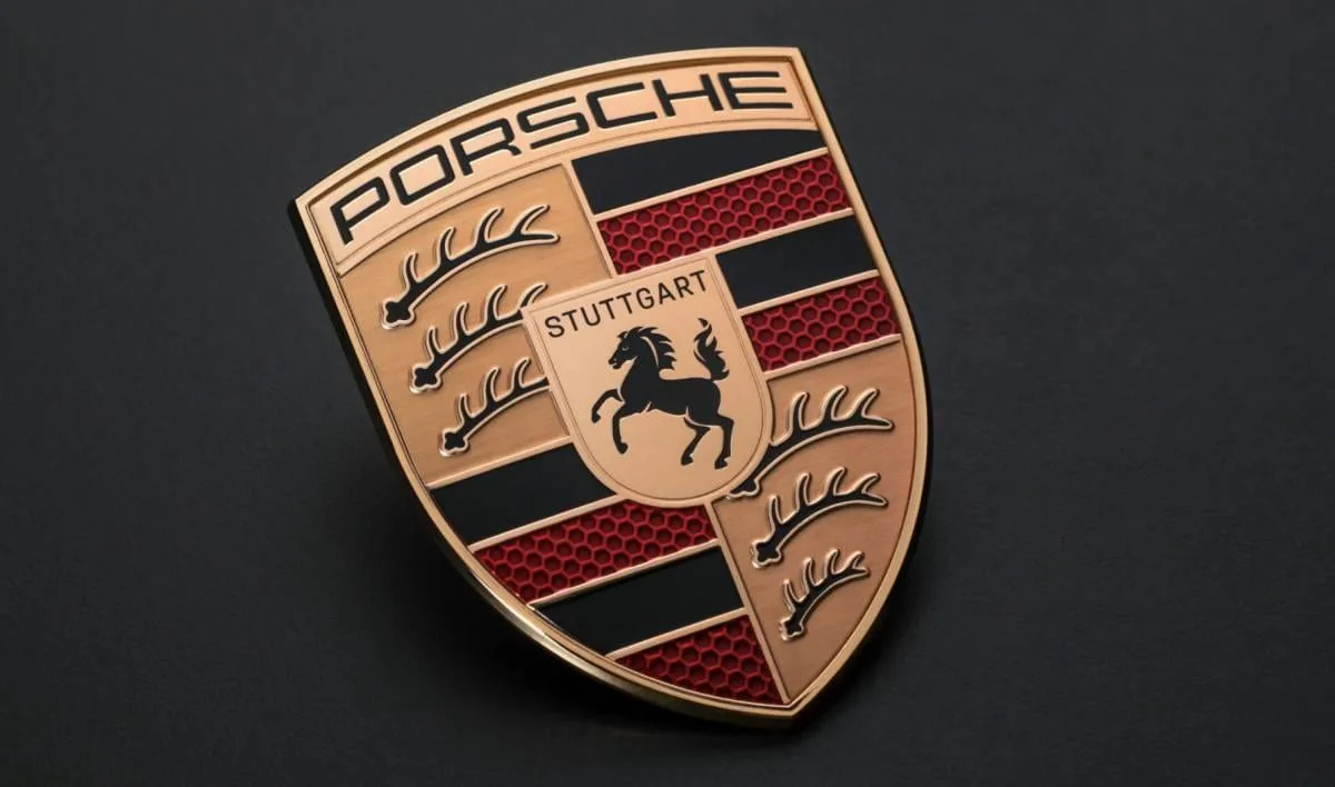 Porsche allarga il riassetto: chiuse divisioni e società, 500 lavoratori coinvolti