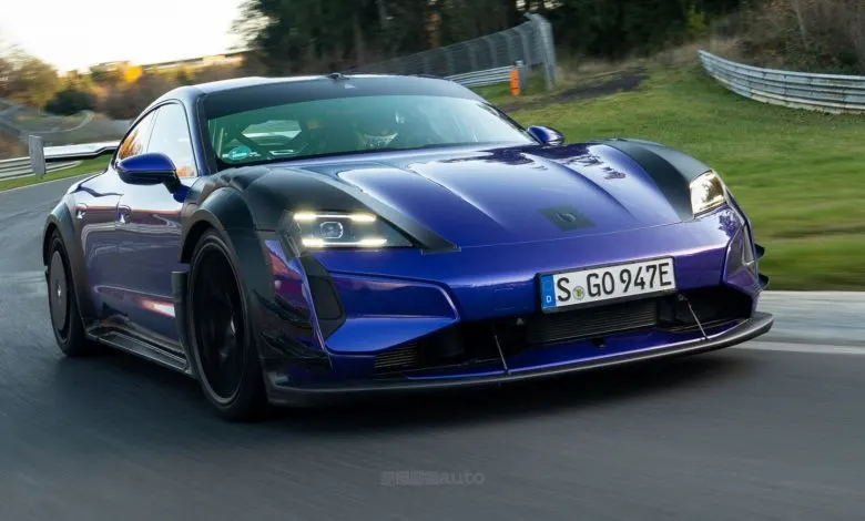 Porsche Taycan Turbo GT: record al Nürburgring con kit Manthey