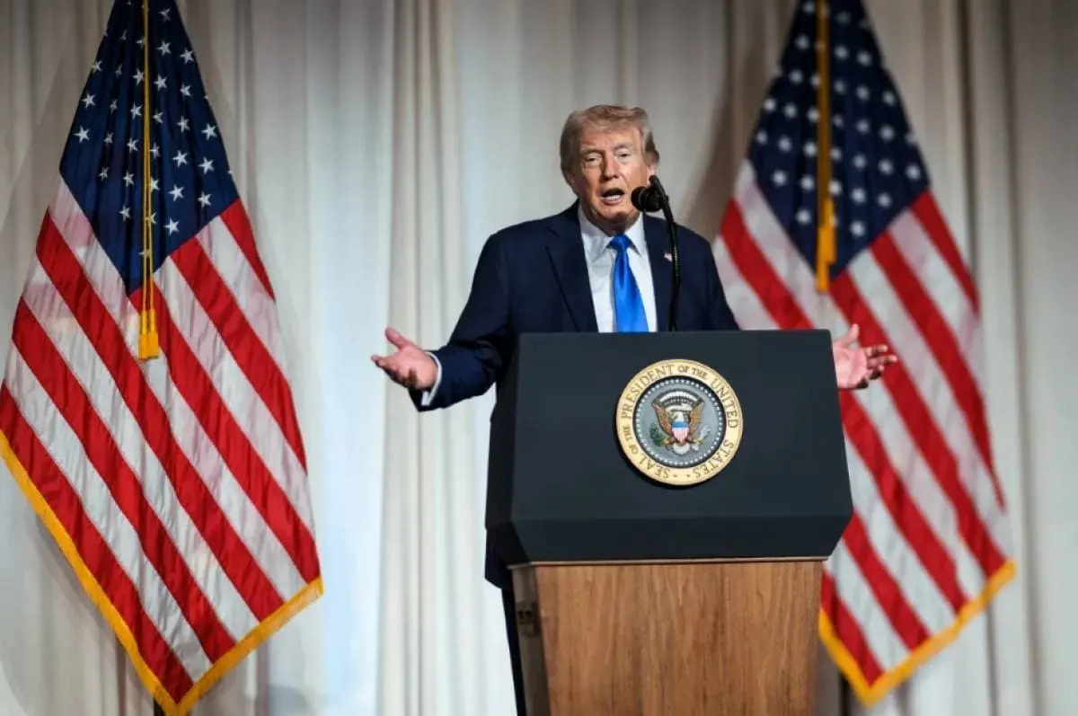 "Chi le guida è malato": il nuovo affondo di Trump contro le auto elettriche