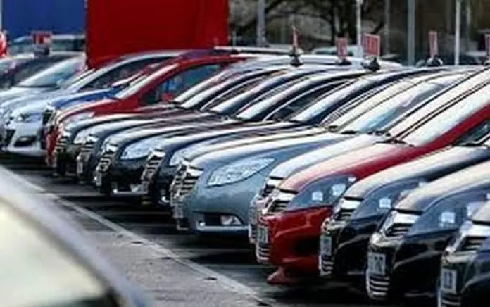 Mercato dell’usato in frenata: passaggi di proprietà in calo del 3,1% e vendite dirette tra privati ancora più deboli
